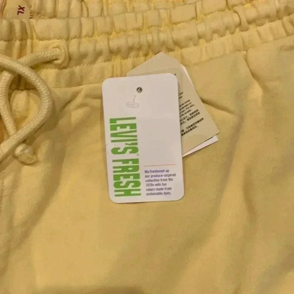 Levi's Fresh Drawstring Shorts - Picture 2 of 3